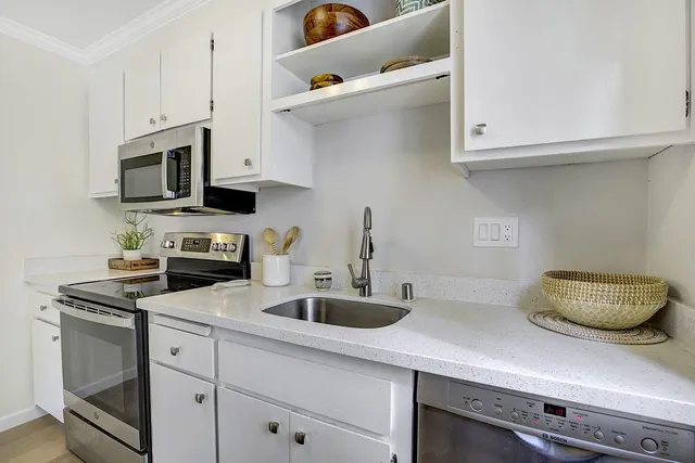 $210,000 | 407 Orange Street, Unit 410, Oakland, CA 94610