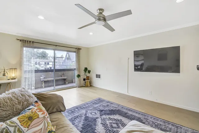 $210,000 | 407 Orange Street, Unit 410, Oakland, CA 94610