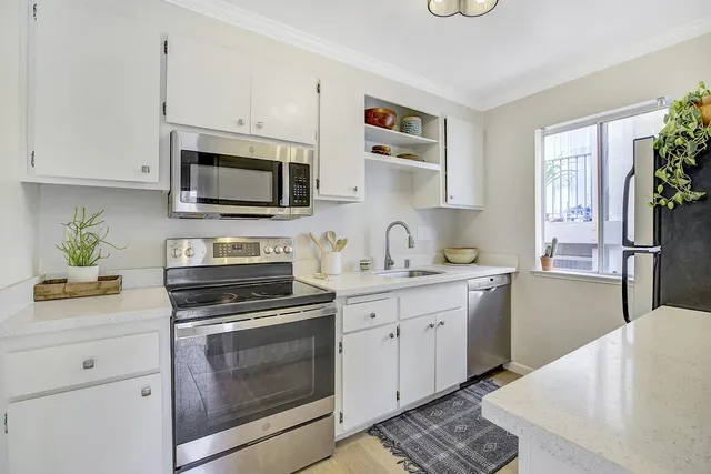 $210,000 | 407 Orange Street, Unit 410, Oakland, CA 94610