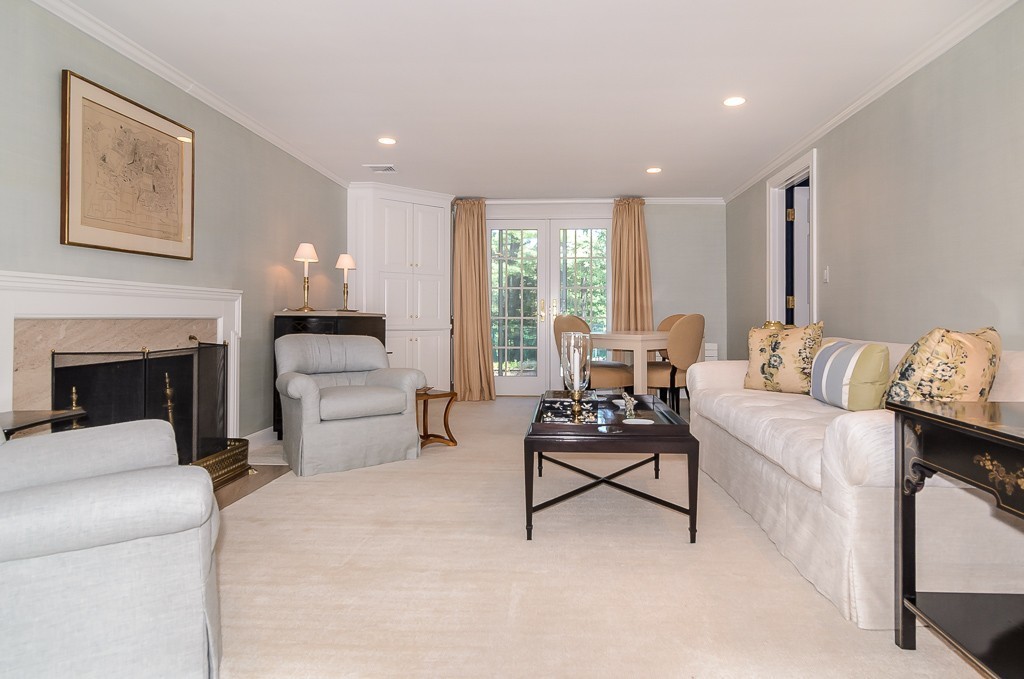 45 Meadowbrook Road Weston, MA 02493 - Photo 2 of 22 Gallery Image 2