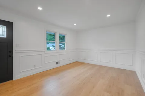 a view of empty room with window