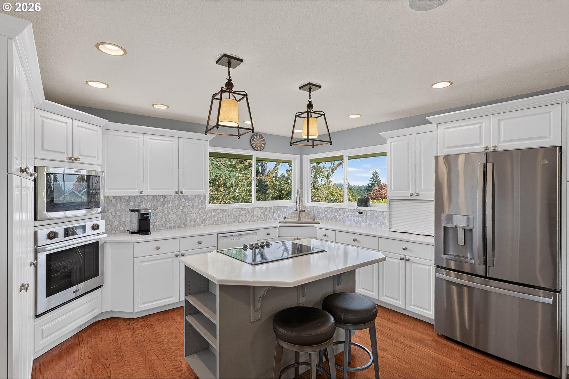 13240 Knaus Road Lake Oswego, OR 97034 - Photo 9 of 38 Gallery Image 9