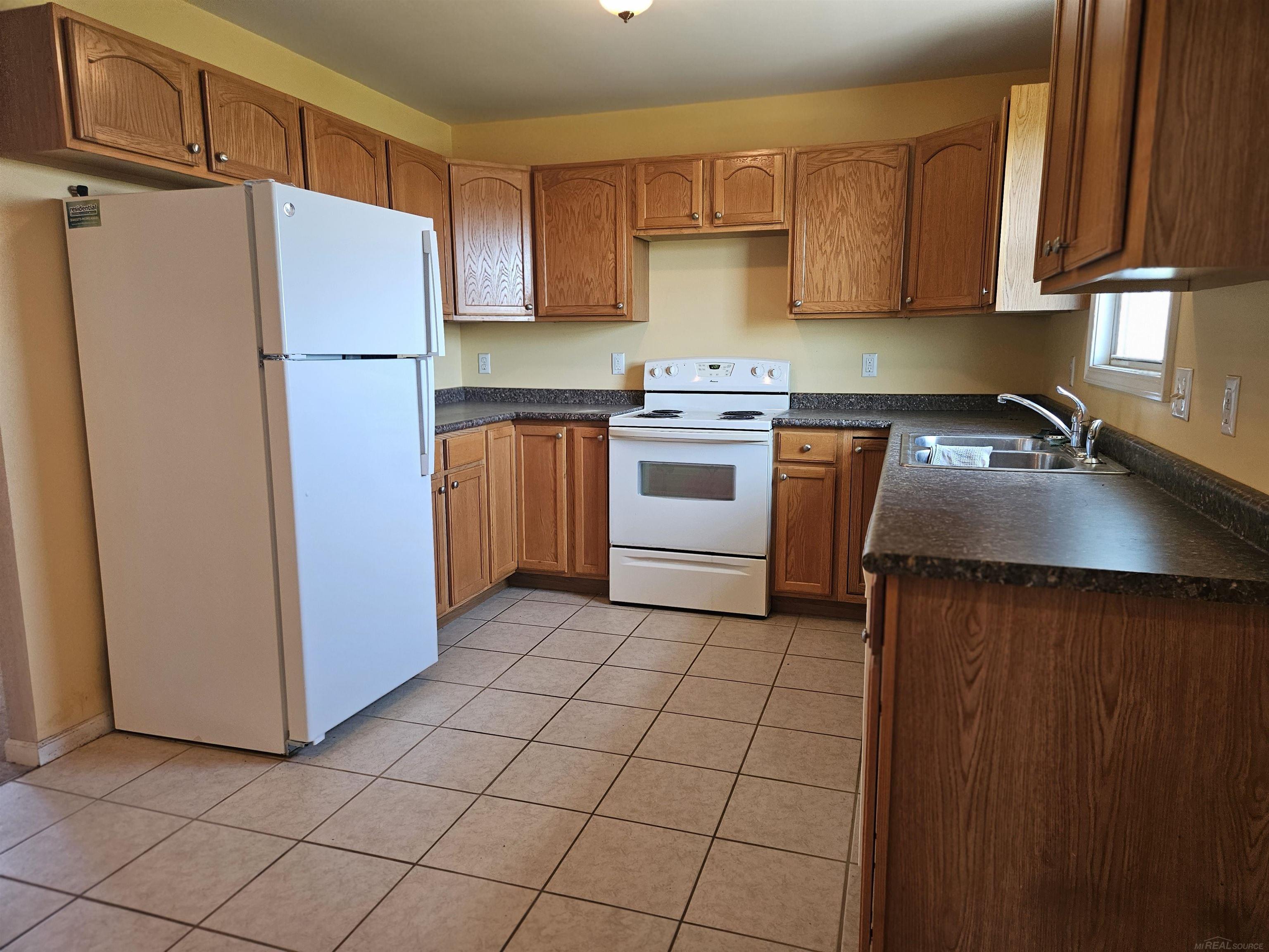 6565 Fargo Road Croswell, MI 48422 - Photo 5 of 34