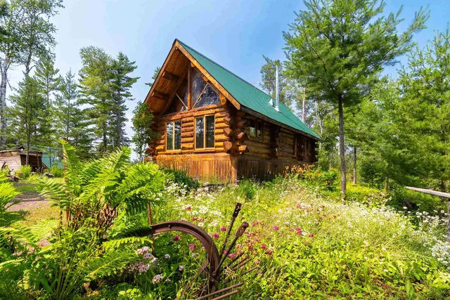 $749,900 | 92 Erickson Trail, Tofte, MN 55615