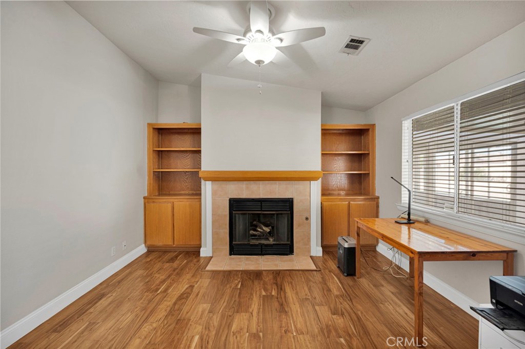 16258 Chiwi Road Apple Valley, CA 92307 - Photo 18 of 49 Office In Bedroom