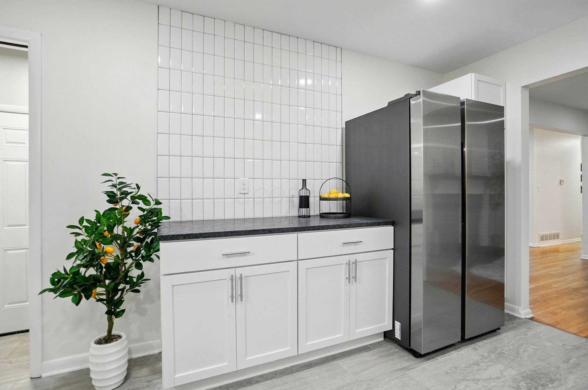 1105 Fordham Road Columbus, OH 43224 - Photo 12 of 52 Kitchen