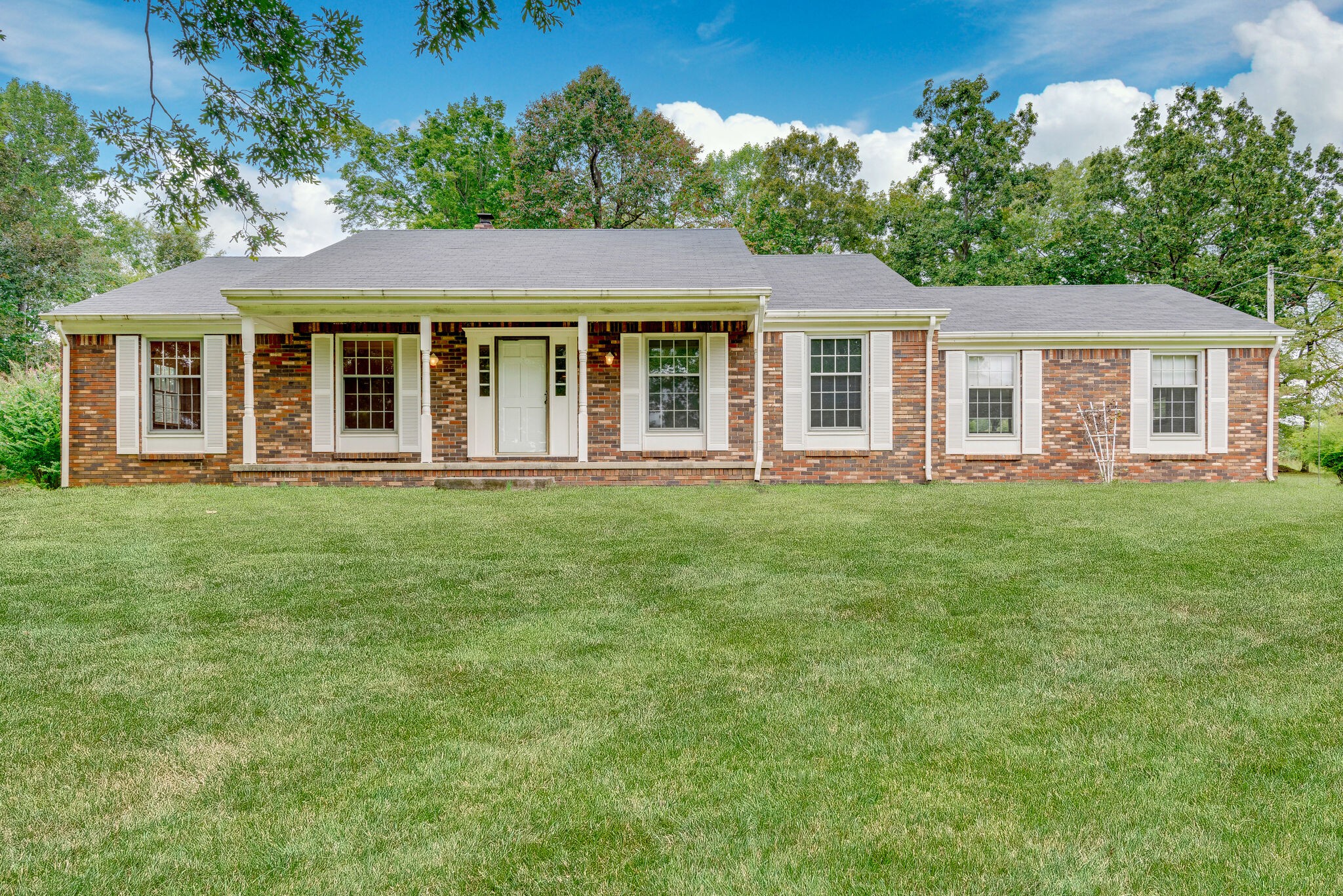 895 Hafner Road Charlotte, TN 37036 - Photo 1 of 33 Gallery Image 1