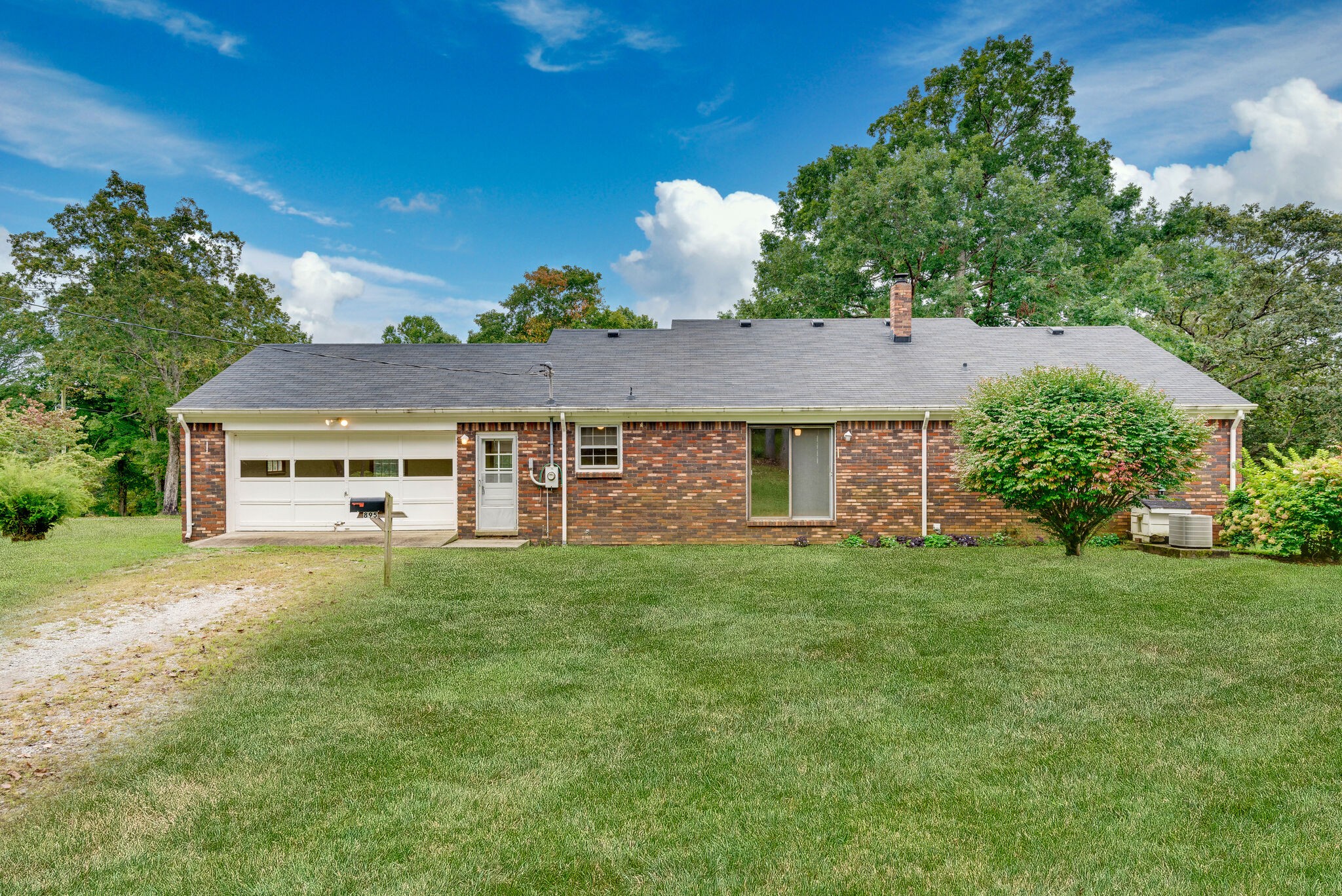 895 Hafner Road Charlotte, TN 37036 - Photo 13 of 33 Gallery Image 13