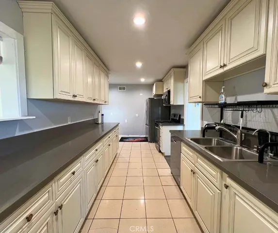 $6,000 | 1624 Glenmont Drive, Glendale, CA 91207