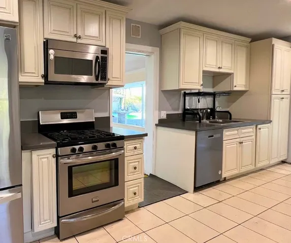 $6,000 | 1624 Glenmont Drive, Glendale, CA 91207