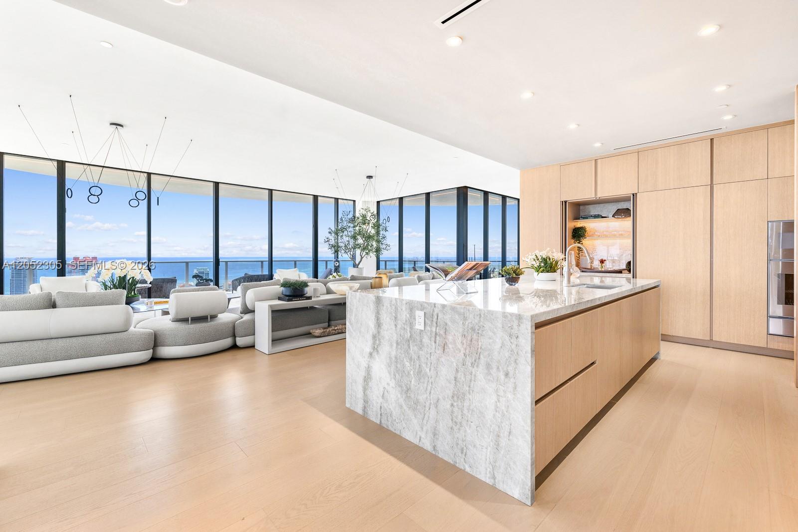 500 Alton Road, Unit PH4701 Miami Beach, FL 33139 - Photo 3 of 117 Gallery Image 3