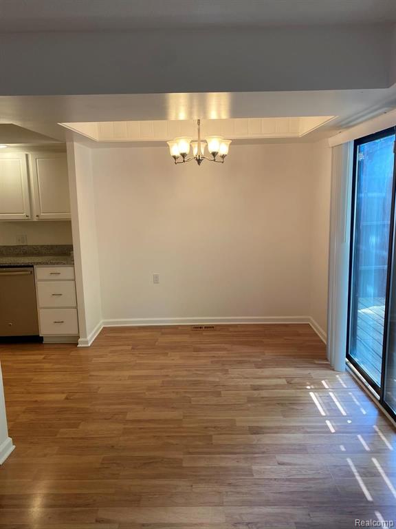 205 East Jolly Road, Unit 8 Lansing, MI 48910 - Photo 3 of 23
