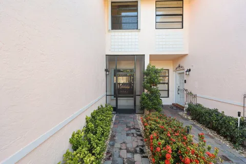 $449,900 | 8634 Vía Reale, Unit 3, Boca Raton, FL 33496