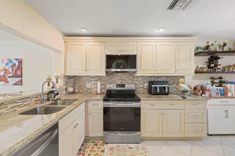 $449,900 | 8634 Vía Reale, Unit 3, Boca Raton, FL 33496