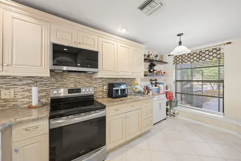 $449,900 | 8634 Vía Reale, Unit 3, Boca Raton, FL 33496