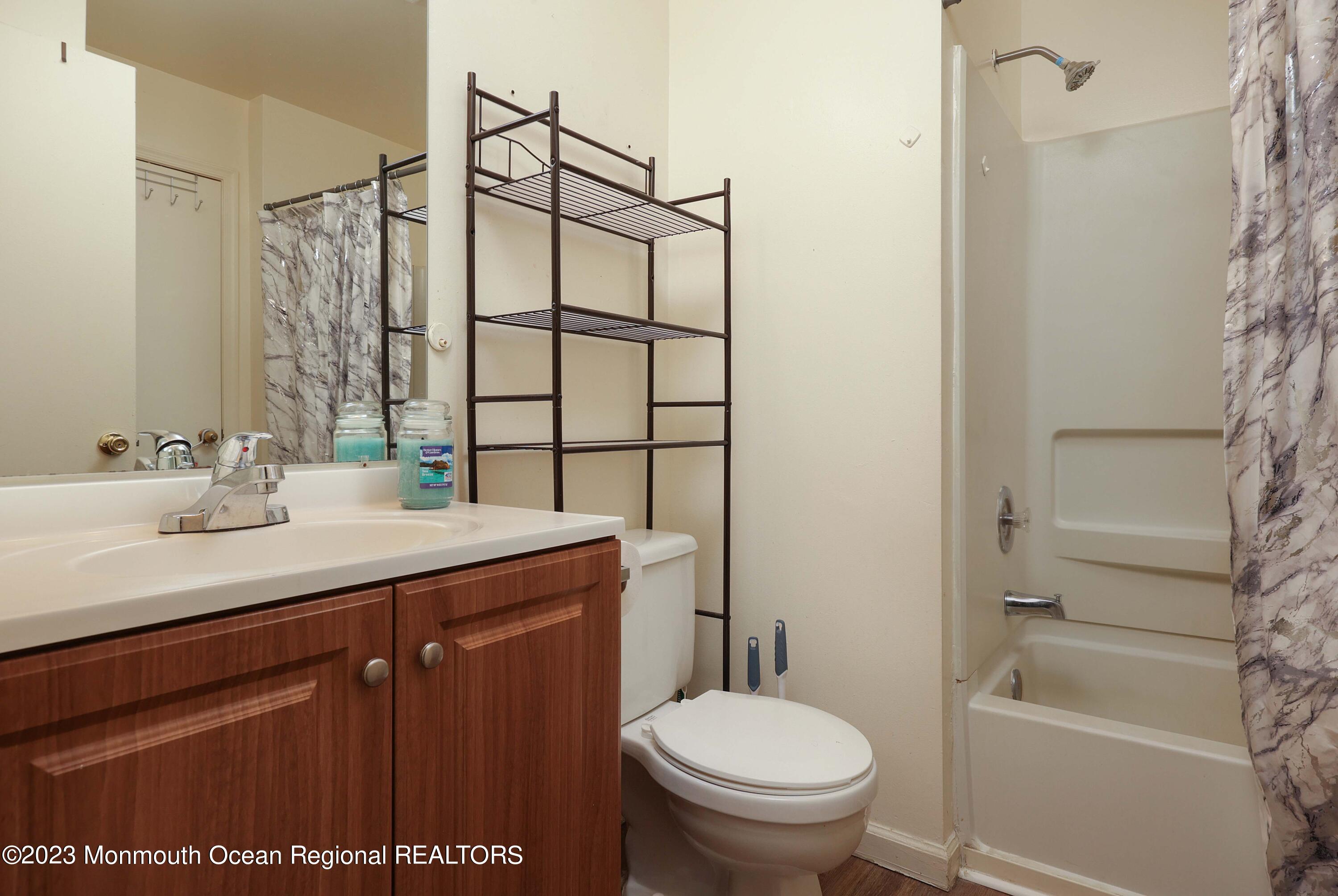 1026 Edpas Road, Unit 1026 New Brunswick, NJ 08901 - Photo 15 of 20 758A8875