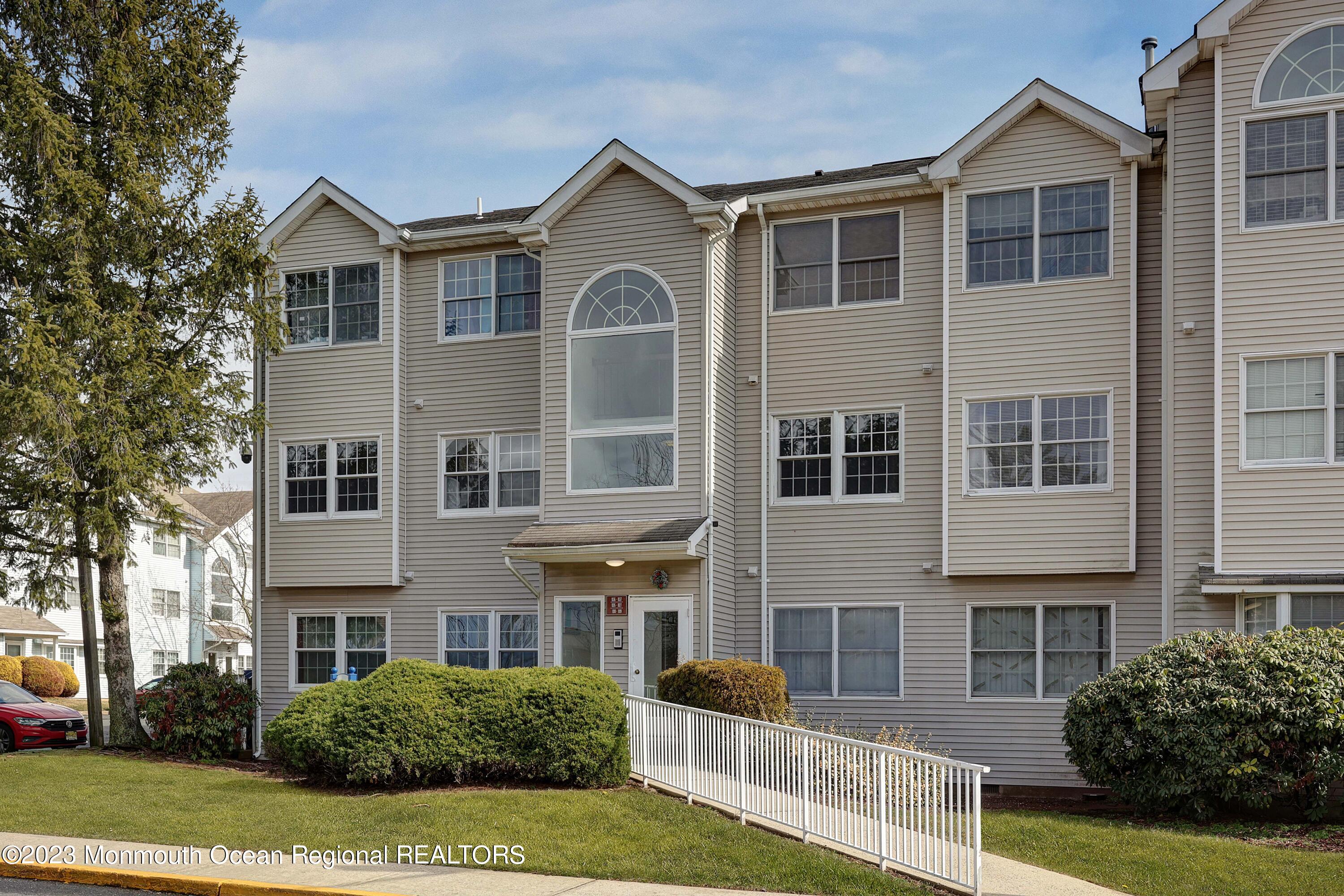 1026 Edpas Road, Unit 1026 New Brunswick, NJ 08901 - Photo 2 of 20 758A8928_29_30_31_32