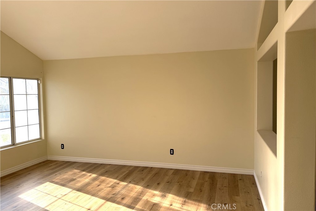 3834 North Silver Tree Court Rialto, CA 92377 - Photo 3 of 27 Living Room