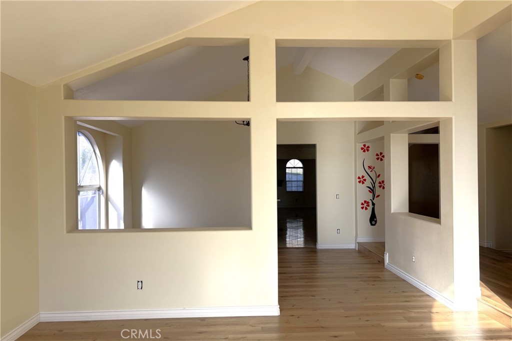 3834 North Silver Tree Court Rialto, CA 92377 - Photo 5 of 27 Living Room