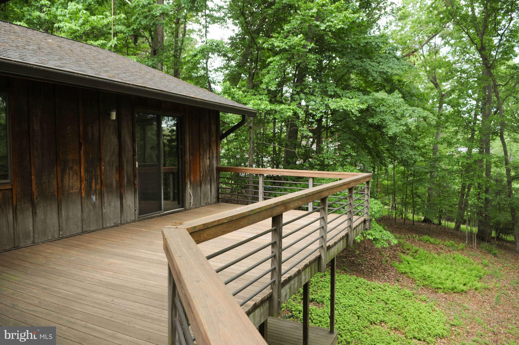 1049 Bellview Road, Unit 1 McLean, VA 22102 - Photo 17 of 24 Exterior (Rear)