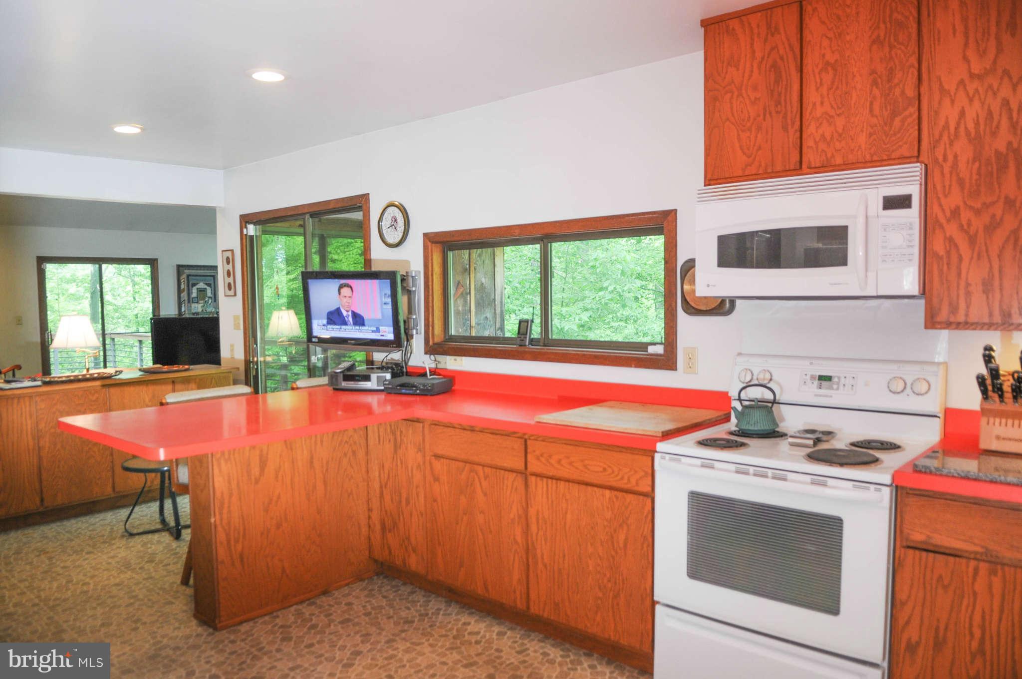 1049 Bellview Road, Unit 1 McLean, VA 22102 - Photo 6 of 24 Kitchen