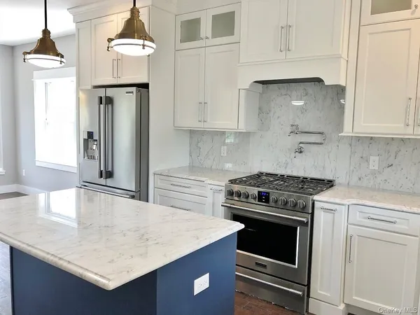 $699,900 | 18 Sunset Lane, New Hampton, NY 10958