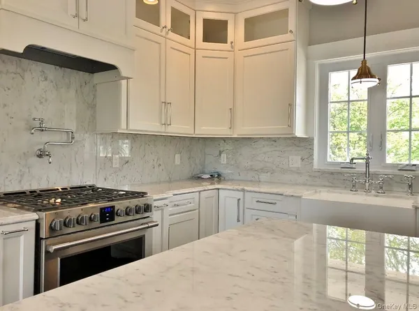 $699,900 | 18 Sunset Lane, New Hampton, NY 10958