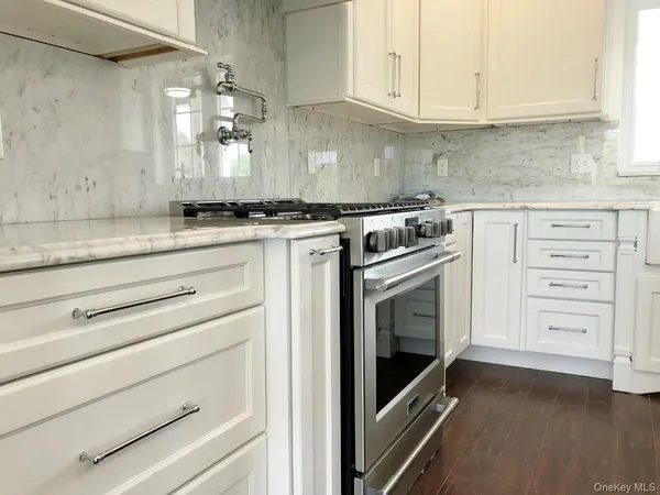 $699,900 | 18 Sunset Lane, New Hampton, NY 10958