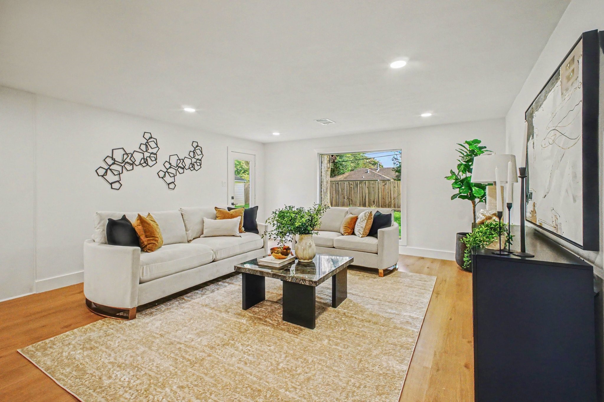 5443 Redstart Street Houston, TX 77096 - Photo 14 of 36