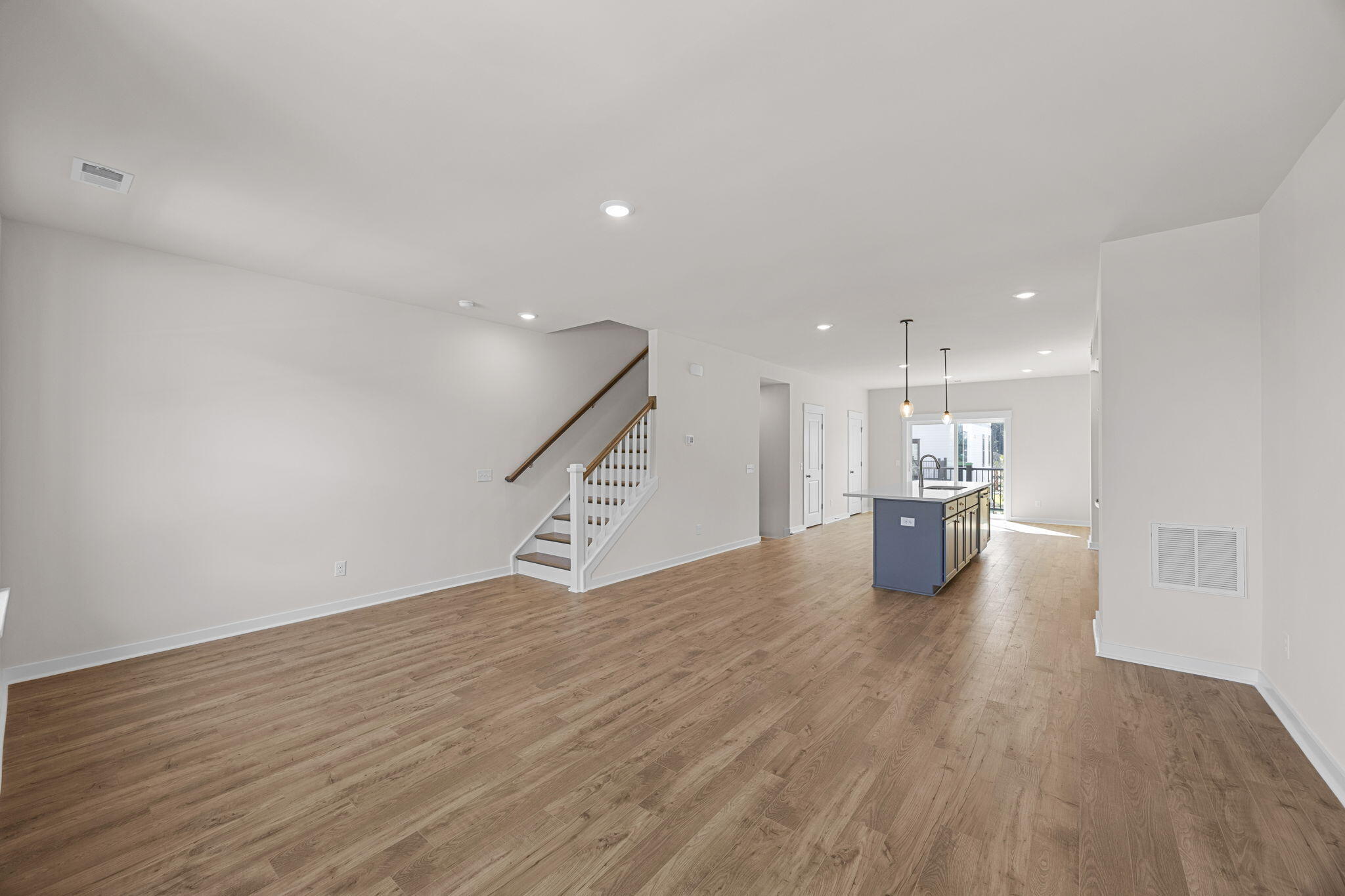 548 Scholar Way Summerville, SC 29486 - Photo 20 of 34 Open Living Space