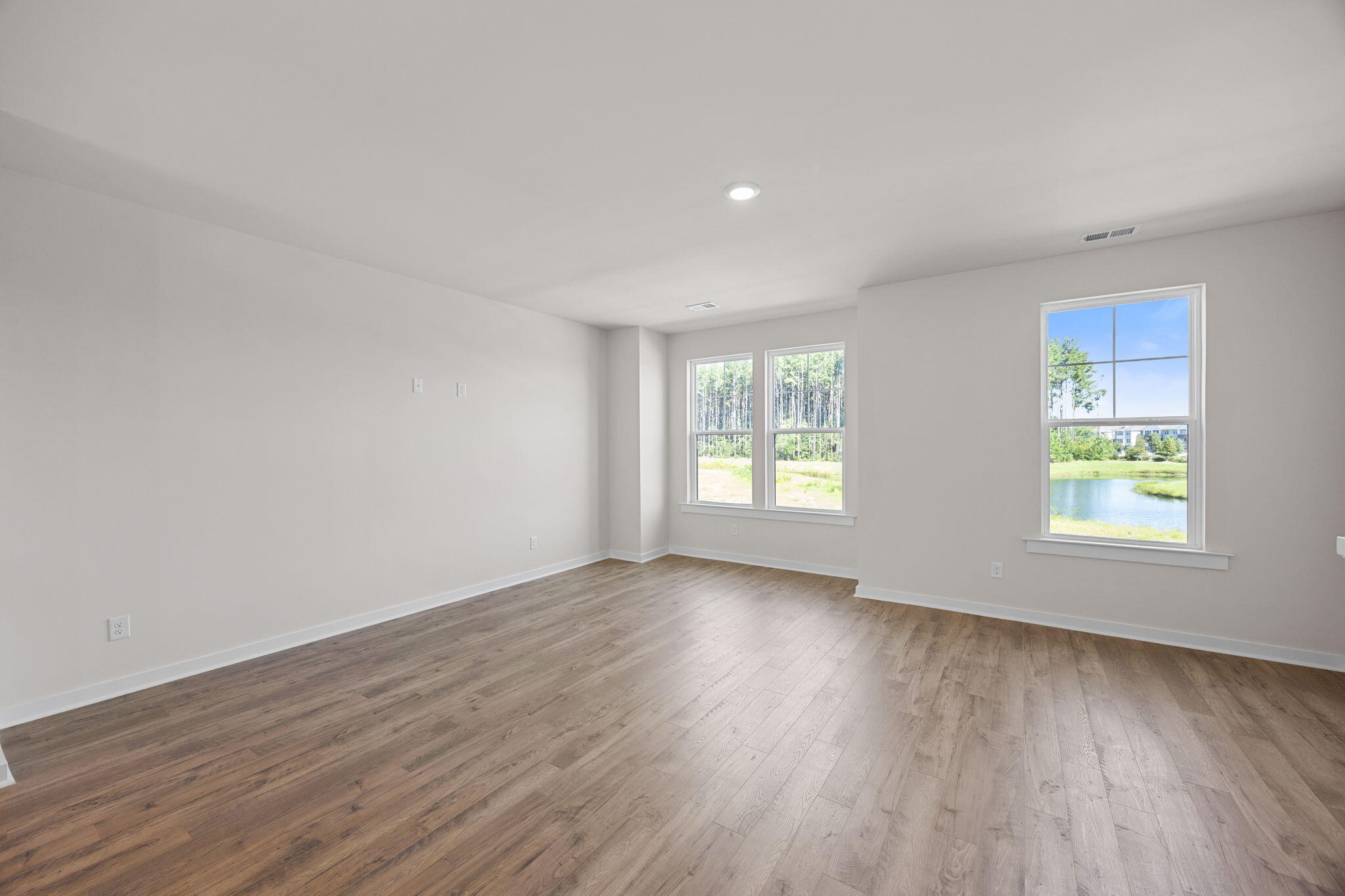 548 Scholar Way Summerville, SC 29486 - Photo 22 of 34 Open Living Space