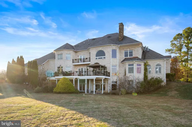 $2,695,000 | 627 Walker Road, Great Falls, VA 22066