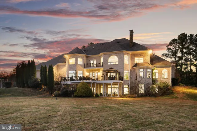 $2,695,000 | 627 Walker Road, Great Falls, VA 22066