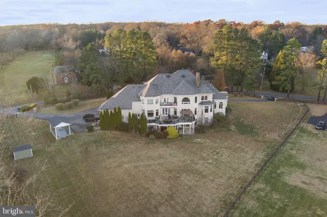 $2,695,000 | 627 Walker Road, Great Falls, VA 22066