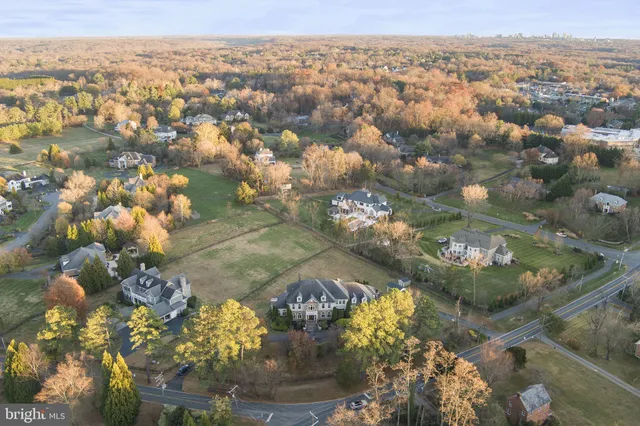 $2,695,000 | 627 Walker Road, Great Falls, VA 22066