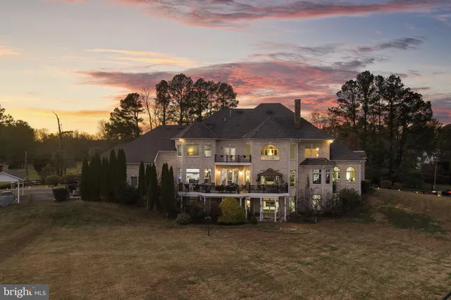 $2,695,000 | 627 Walker Road, Great Falls, VA 22066