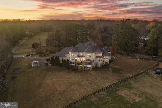 $2,695,000 | 627 Walker Road, Great Falls, VA 22066