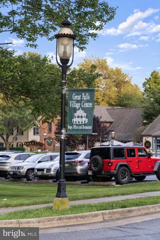 $2,695,000 | 627 Walker Road, Great Falls, VA 22066