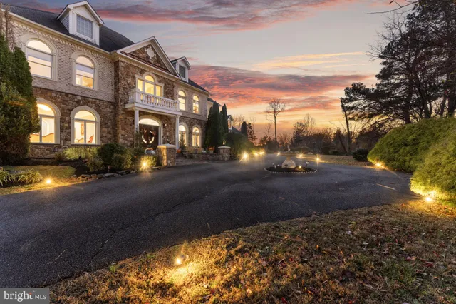 $2,695,000 | 627 Walker Road, Great Falls, VA 22066