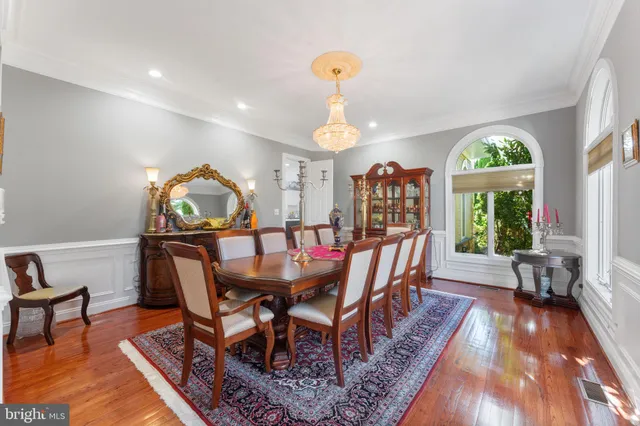 $2,695,000 | 627 Walker Road, Great Falls, VA 22066