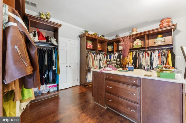 $2,695,000 | 627 Walker Road, Great Falls, VA 22066