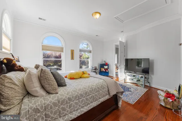 $2,695,000 | 627 Walker Road, Great Falls, VA 22066