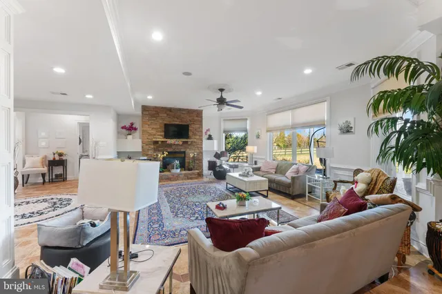 $2,695,000 | 627 Walker Road, Great Falls, VA 22066