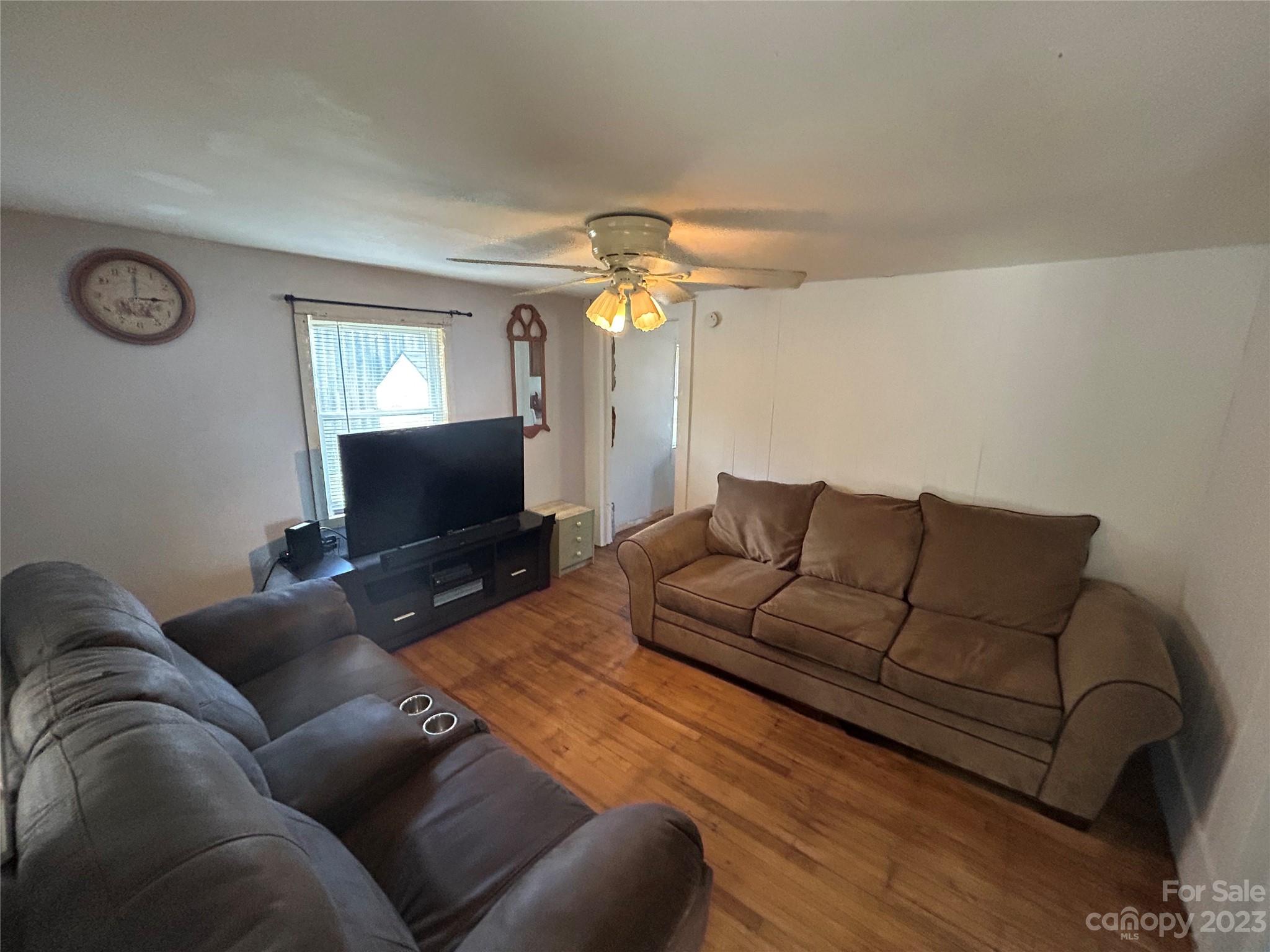 70 Hampton Road Brevard, NC 28712 - Photo 6 of 11 Gallery Image 6