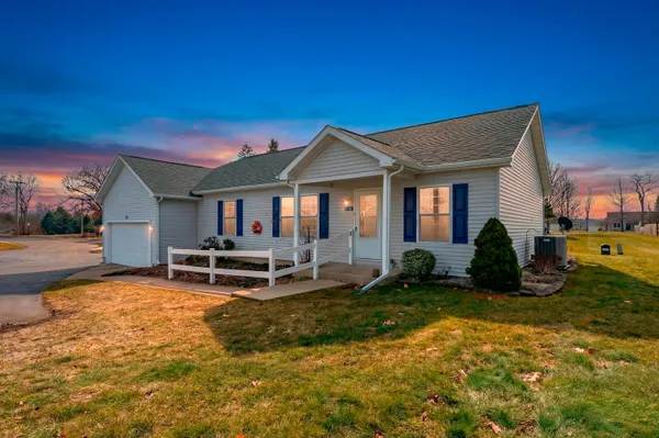 $225,000 | 1016 West Villas Drive, Vicksburg, MI 49097