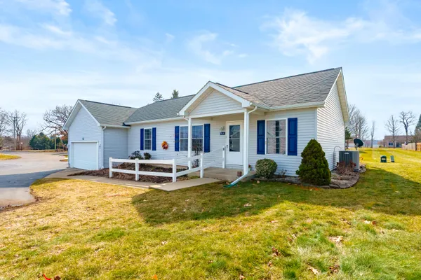 $225,000 | 1016 West Villas Drive, Vicksburg, MI 49097