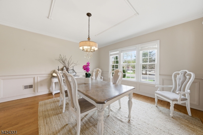 11 North Pocono Road Mountain Lakes, NJ 07046 - Photo 13 of 49