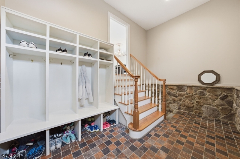 11 North Pocono Road Mountain Lakes, NJ 07046 - Photo 17 of 49