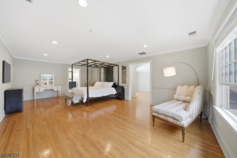 11 North Pocono Road Mountain Lakes, NJ 07046 - Photo 18 of 49