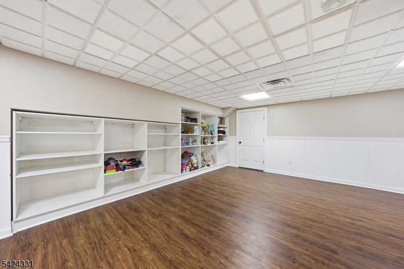 11 North Pocono Road Mountain Lakes, NJ 07046 - Photo 35 of 49